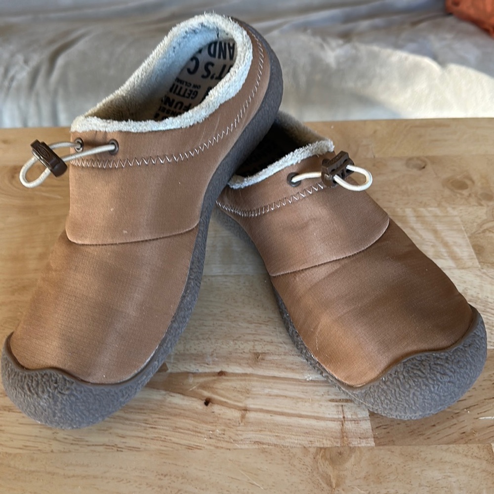 Keen howser slides slip-ons slippers